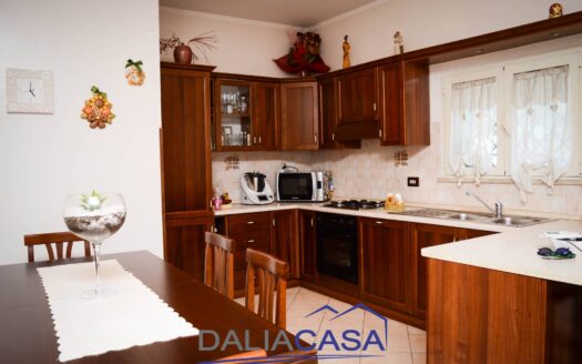 VILLA IN VENDITA MINTURNO