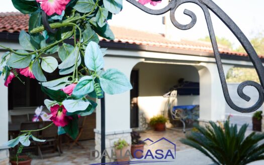 VILLA IN VENDITA MINTURNO