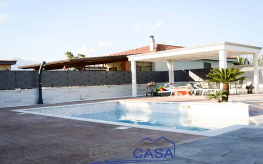 VILLA IN VENDITA MINTURNO
