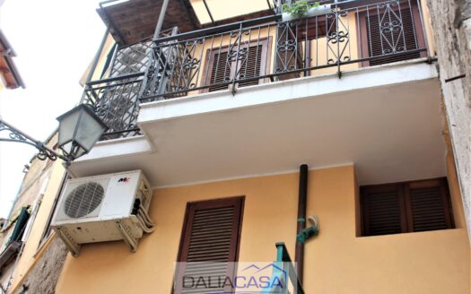 CASA SINGOLA IN VENDITA FORMIA