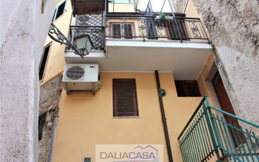 CASA SINGOLA IN VENDITA FORMIA
