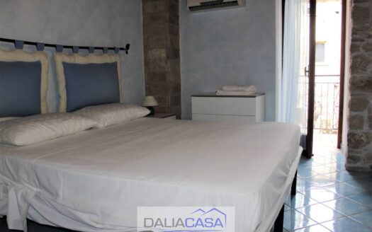 CASA SINGOLA IN VENDITA FORMIA