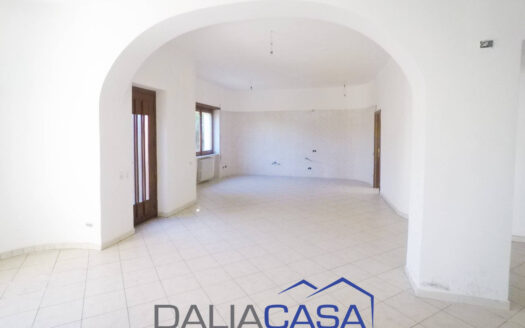 VILLA IN VENDITA FORMIA