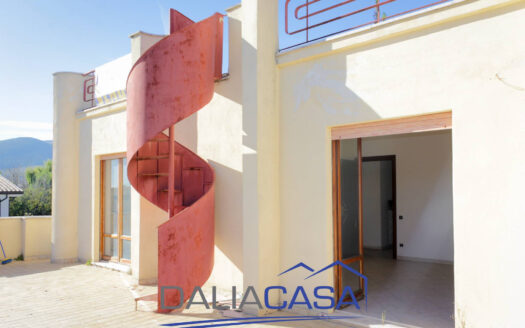 VILLA IN VENDITA FORMIA