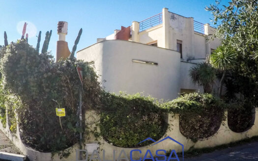 VILLA IN VENDITA FORMIA