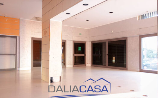 LOCALE COMMERCIALE IN AFFITTO FORMIA