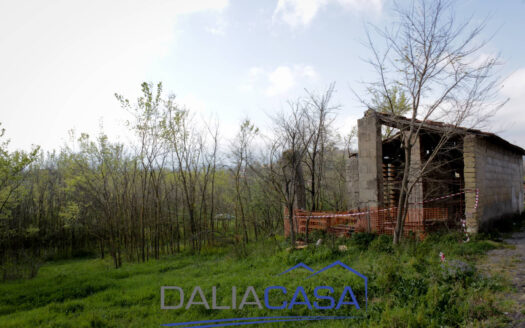 RUSTICO IN VENDITA SANTI COSMA E DAMIANO