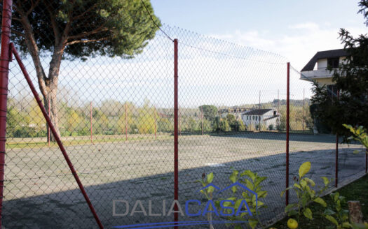 VILLETTA A SCHIERA IN VENDITA FORMIA