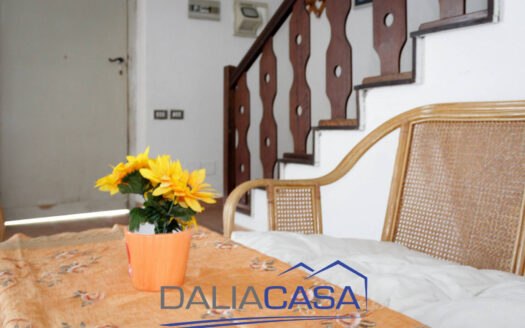 VILLETTA A SCHIERA IN VENDITA FORMIA