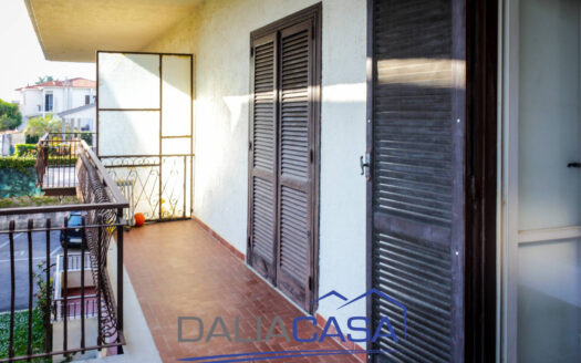 VILLETTA A SCHIERA IN VENDITA FORMIA