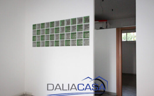 LOCALE COMMERCIALE IN AFFITTO FORMIA