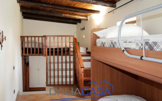 VILLA A SCHIERA IN AFFITTO FORMIA