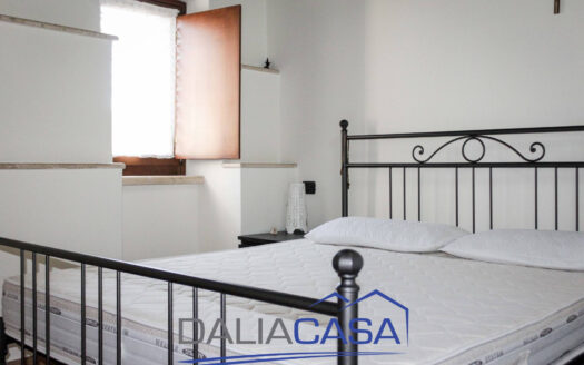 VILLA A SCHIERA IN AFFITTO FORMIA
