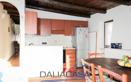 VILLA A SCHIERA IN AFFITTO FORMIA