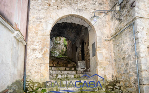 CASA SINGOLA IN VENDITA ITRI