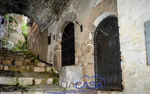 CASA SINGOLA IN VENDITA ITRI