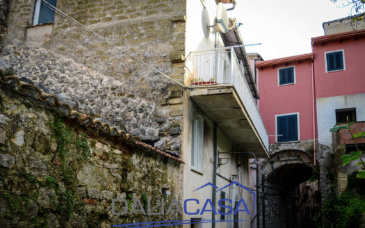 CASA SINGOLA IN VENDITA ITRI