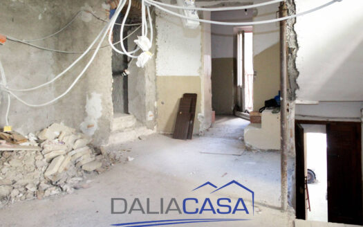 CASA SINGOLA IN VENDITA ITRI