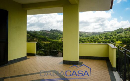 VILLA IN VENDITA MINTURNO