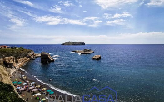 VILLA IN VENDITA VENTOTENE