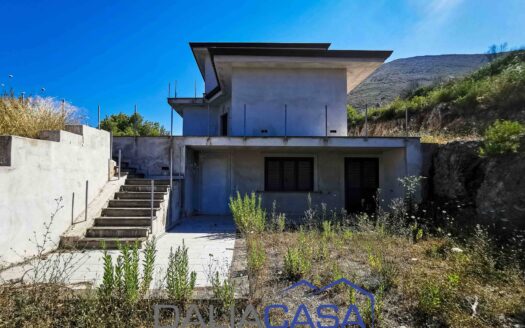 VILLA IN VENDITA ITRI