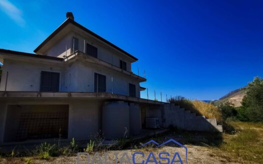 VILLA IN VENDITA ITRI