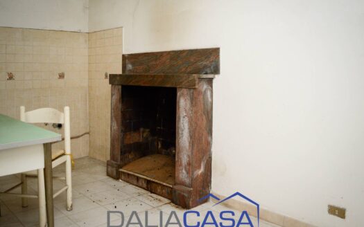 CASA SINGOLA IN VENDITA CASTELFORTE