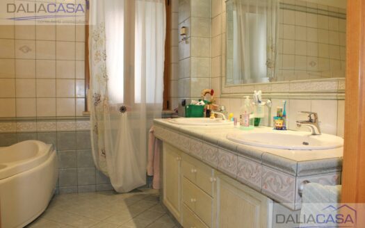 VILLA IN VENDITA FORMIA