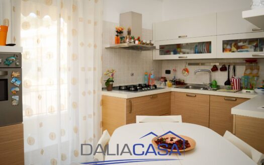 VILLETTA A SCHIERA IN VENDITA FORMIA