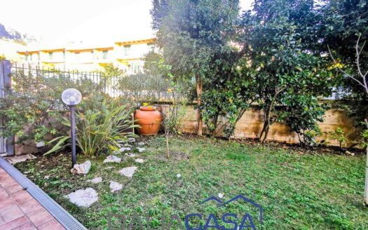 VILLETTA A SCHIERA IN VENDITA FORMIA