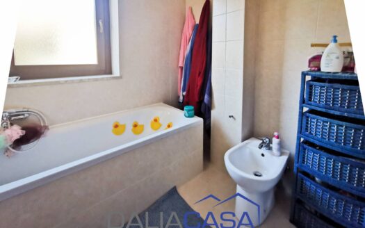 VILLETTA A SCHIERA IN VENDITA FORMIA