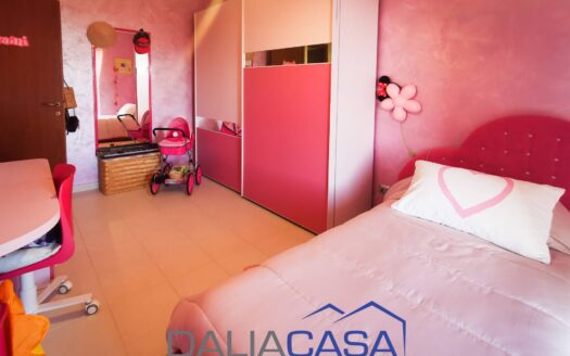 VILLETTA A SCHIERA IN VENDITA FORMIA