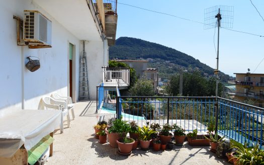 QUADRILOCALE VISTA MARE CON GIARDINO E TERRAZZO