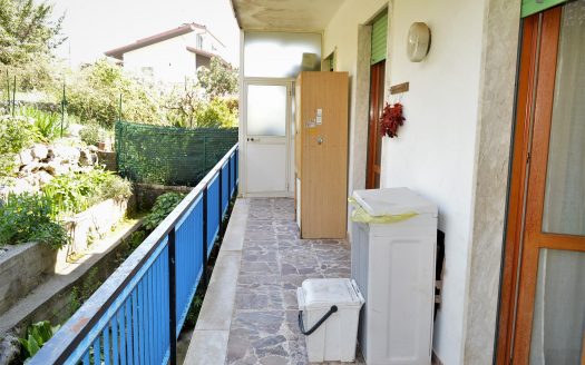 QUADRILOCALE VISTA MARE CON GIARDINO E TERRAZZO