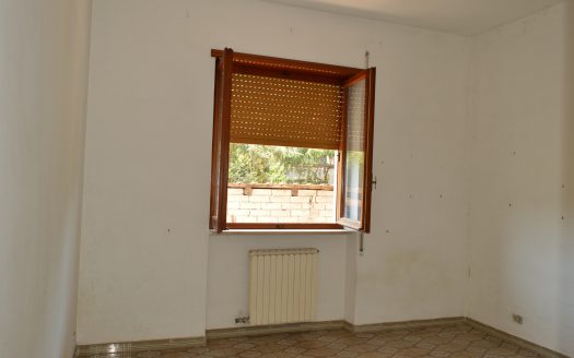 APPARTAMENTO CON INGRESSO INDIPENDENTE E GIARDINO