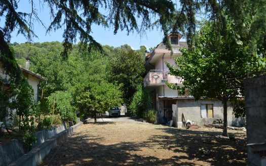 APPARTAMENTO CON INGRESSO INDIPENDENTE E GIARDINO